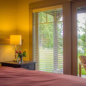  Villa The On Salt Spring Island